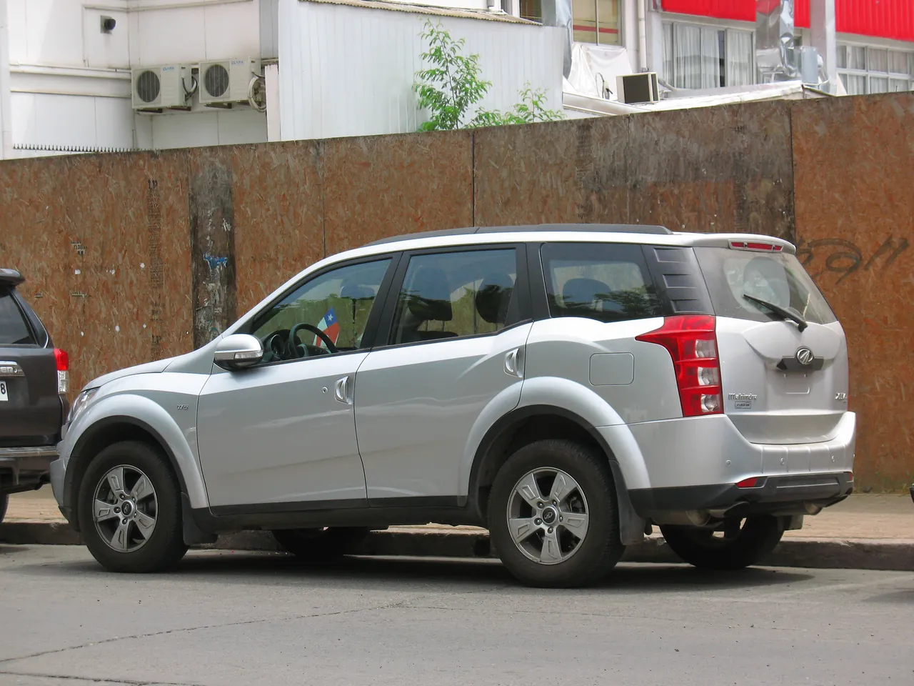 Mahindra XUV 500 self drive car rental Coimbatore — DriveMyCarz